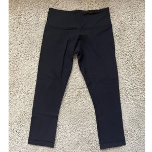Lululemon black crop leggings 20” inseam size 4
